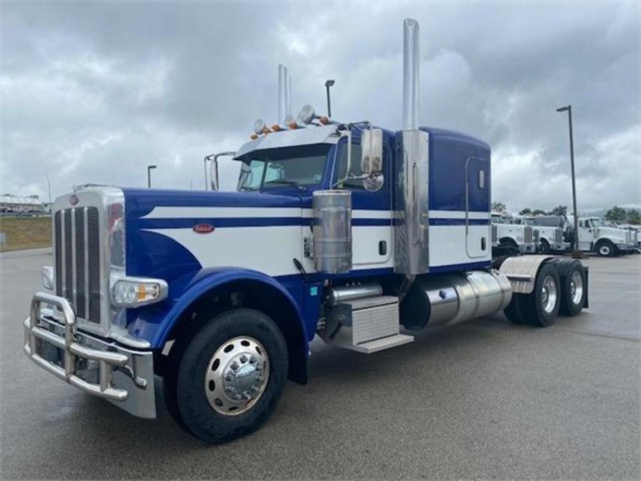 peterbilt 389 mattress size