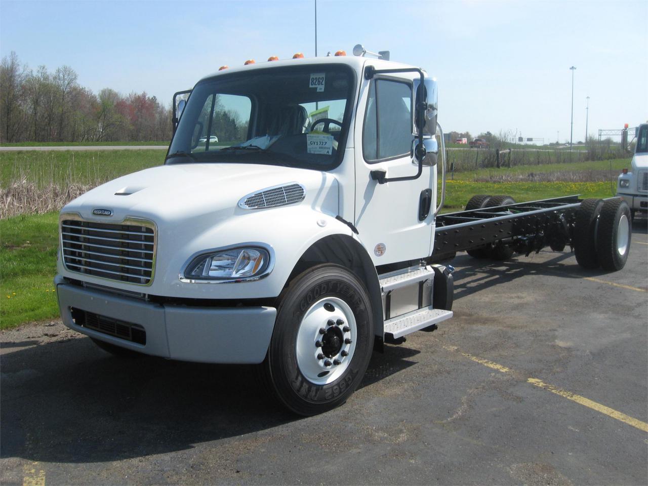 New 2016 FREIGHTLINER BUSINESS CLASS M2 106 For Sale - AutoBoss 5.7